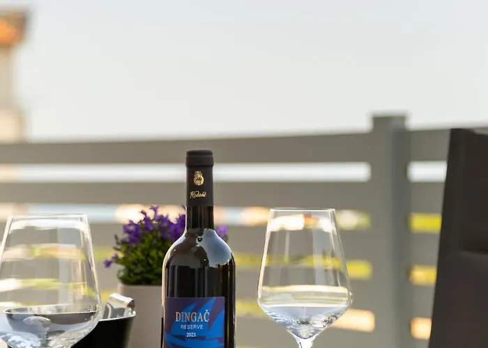 Luxury Riela شقة *